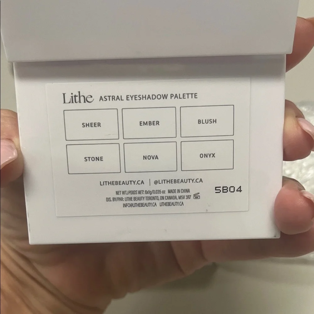 Lithe Eyeshadow Palette - Cream, Brown, Pink, Silver, and Black NIB